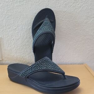 Crocs Monterey Diamant Navy Dual Comfort Thong Wedge Sandals Sz 9